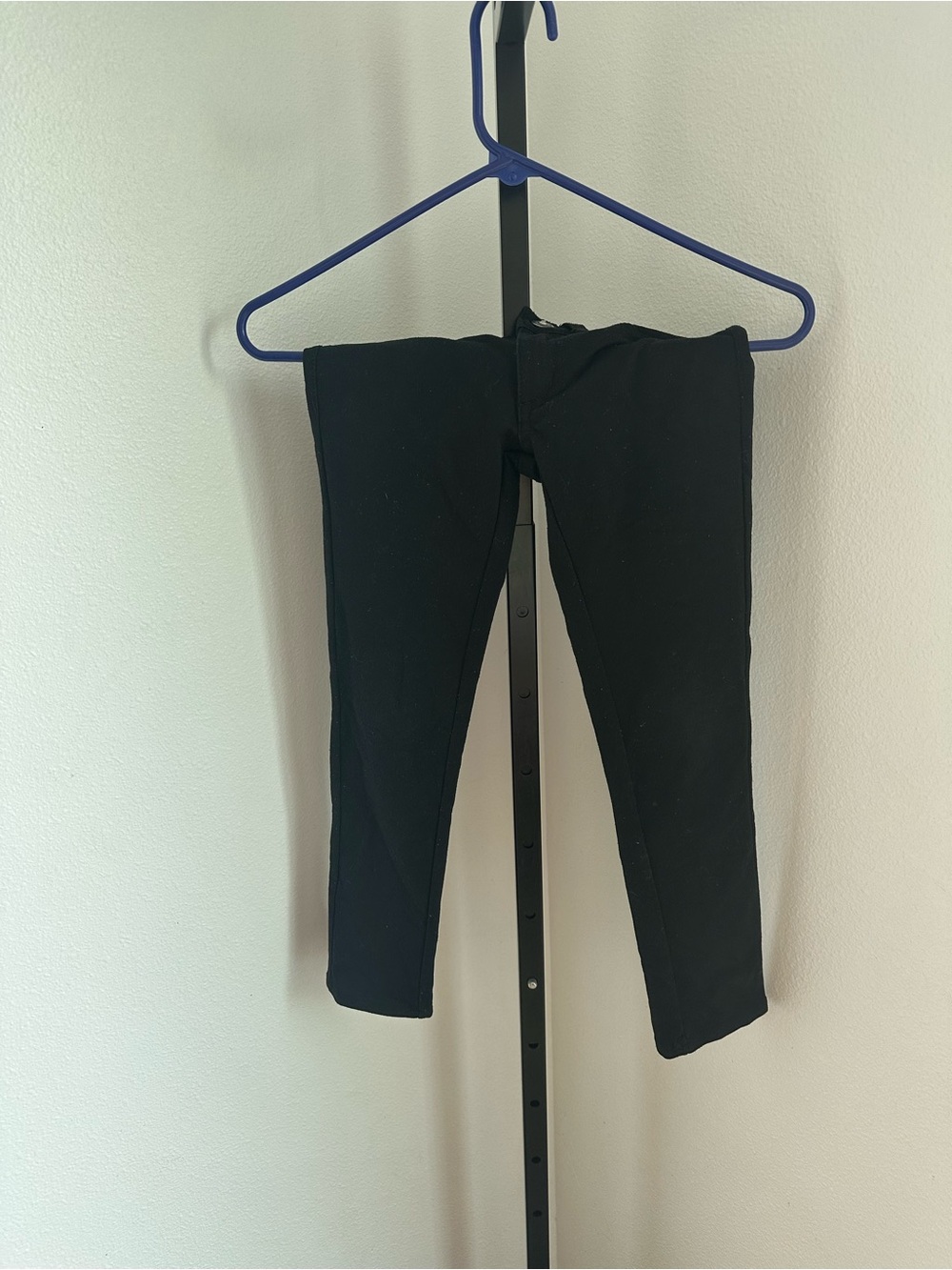 Vigoss size 7 black stretchy pants